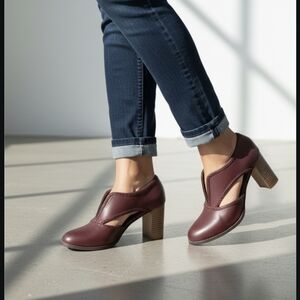 Split-Vamp Brown Faux Leather Cut-out Booties Braid Trim Stacked Heel 40EU